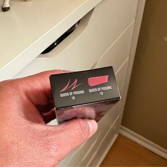 Everlasting Liquid Lip Duo - Queen of Poisons 10 Brand New Never Opened. - Picture 6 of 10